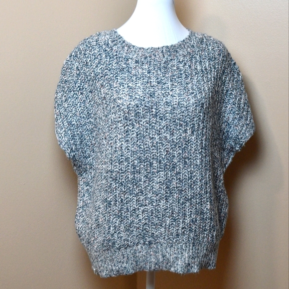 LOFT Crew Neck Sweater Vest, size medium - Picture 1 of 6